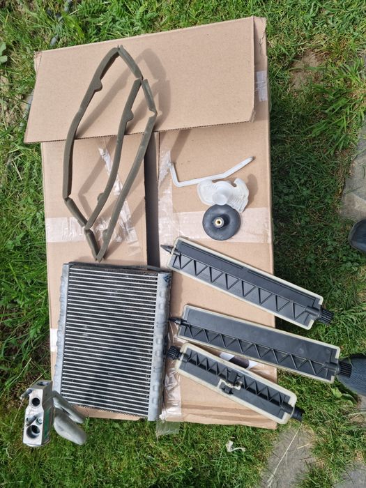 Випаровувач (іспарітель, блок отопителя) Citroen c4  cactus