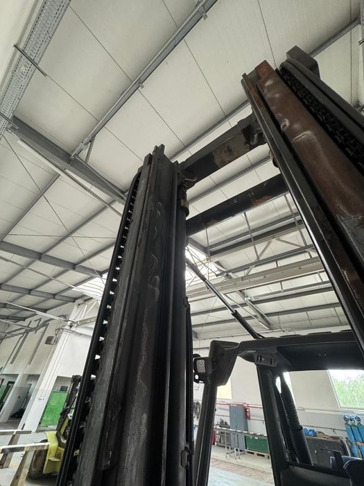 Wynajem wózka widłowego 5 ton Linde Triplex gaz