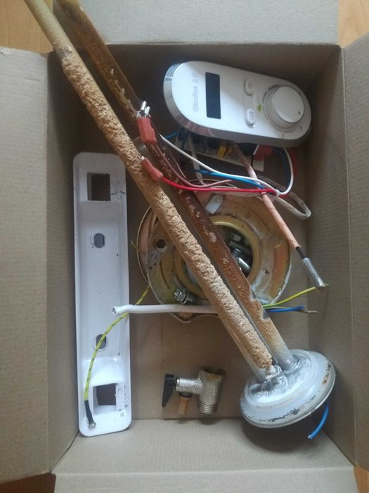 Водонагревательный бак в разборе Electrolux EWH 100 Gladius 2.0