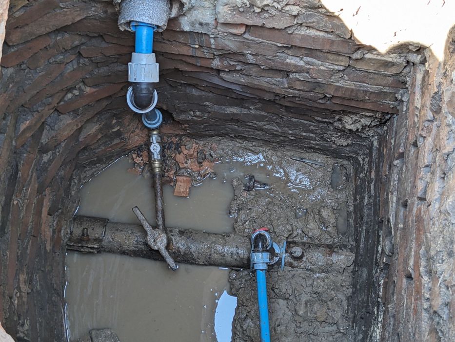 Водопровід, приватний сектор. Заміна водопровідних труб каналізація.