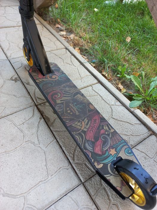 Трюковий самокат