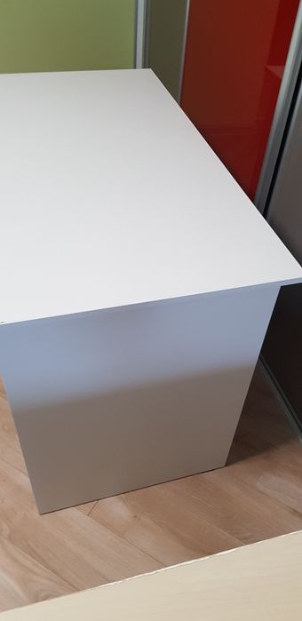 Biurko młodzieżowe biało-czerwone