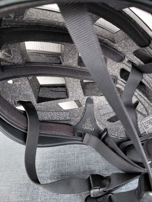Capacete de bicicleta inteligente - Lumos Kickstart.  
175€