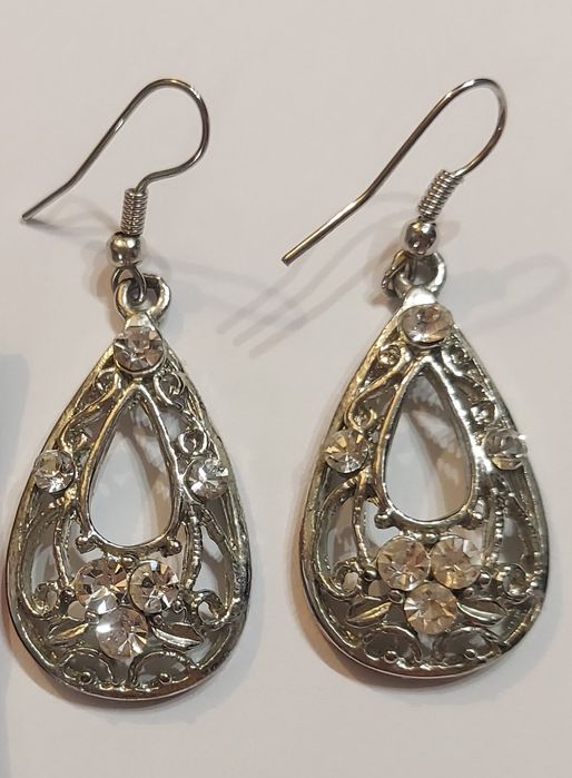 Kolczyki w kolorze srebrnym