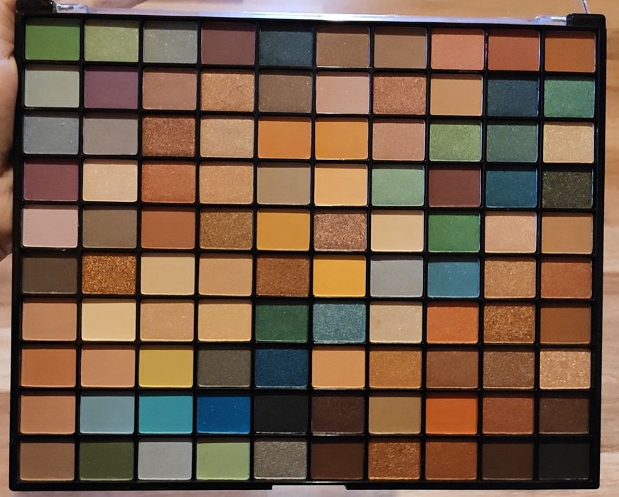 Paleta 100 cieni Selected by Superdrug Express yourself