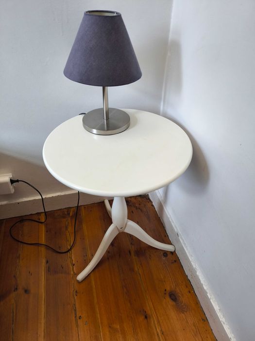 MESA DE CABECEIRA REDONDA IKEA, diámetro = 50 cm, h = 58 cm