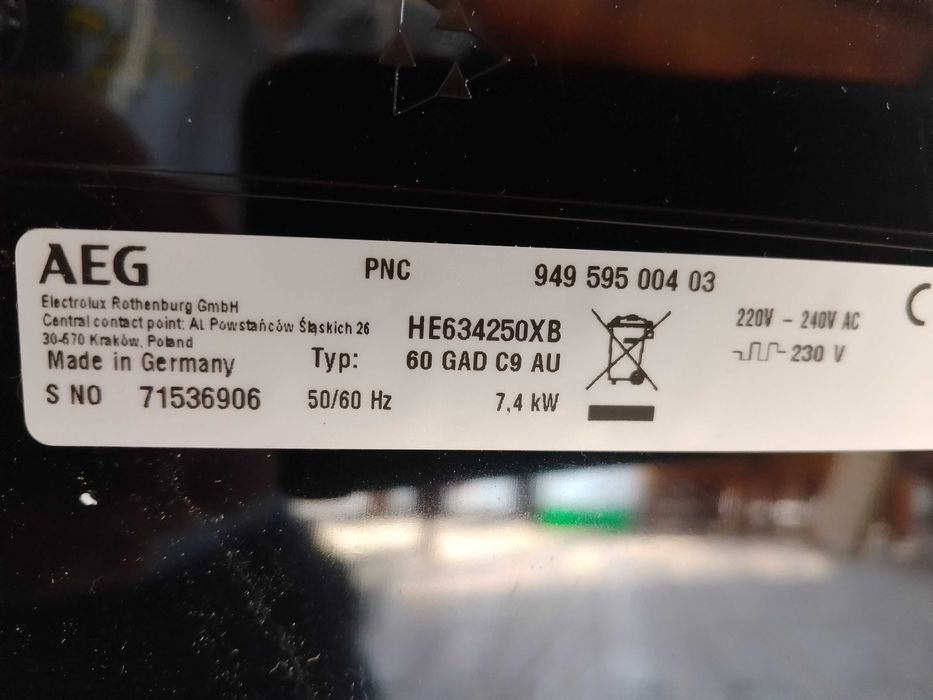 Piekarni + płyta indukcyjna AEG