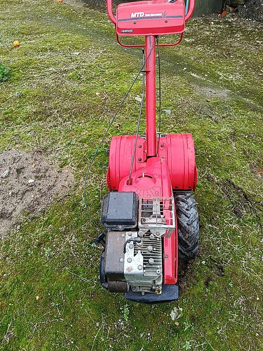 Motocultivador com tração de rodas