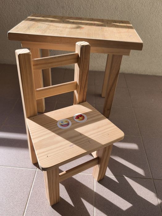 Conjunto mesa + cadeira criança