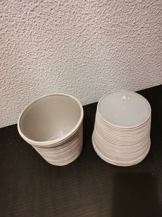 Lote 8 vasos em verga, pequenos (ikea)