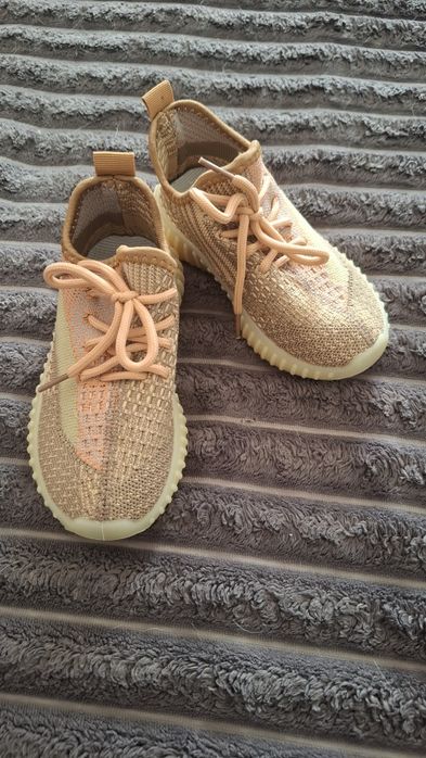 Літні кросівки для дівчинки