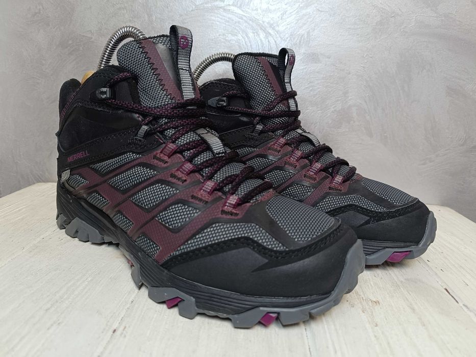 - Merrell Moab FST Ice+ Thermo J09598