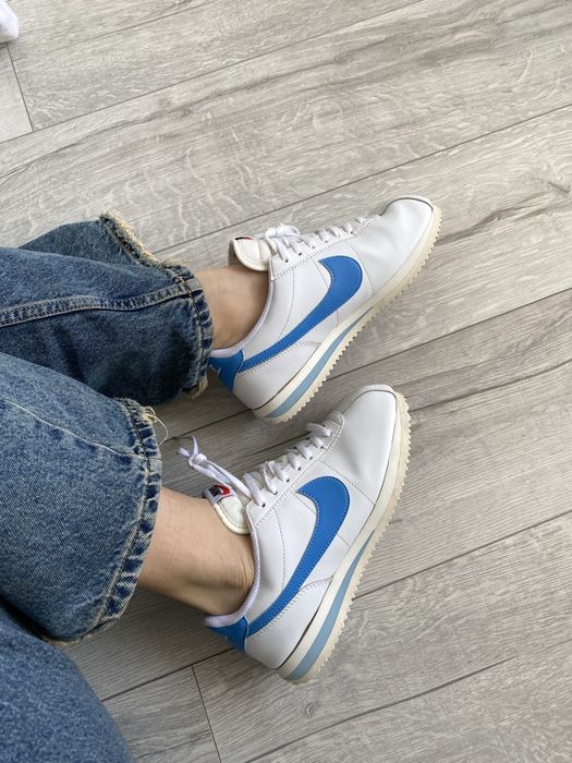 Продав nike cortez