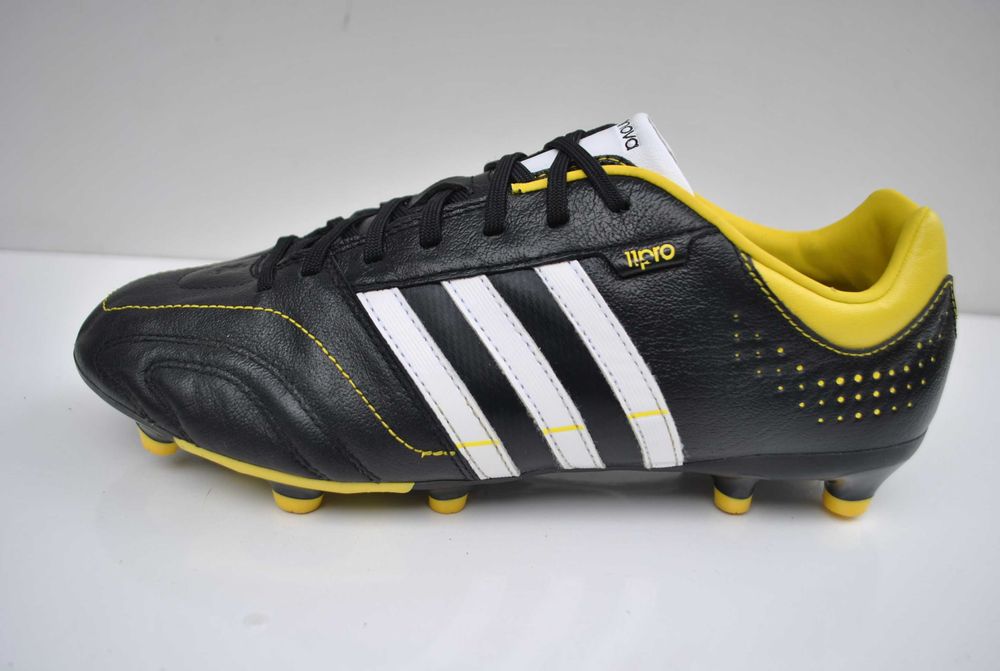 Buty piłkarskie korki Adidas 11Nova Trx Fg Q23828