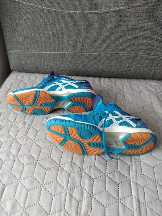 Buty halówki r 40 firmy Oasis