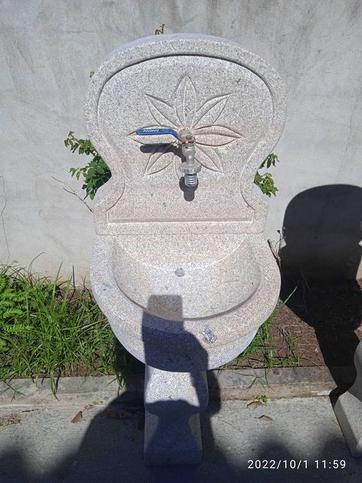 Fontanário em pedra