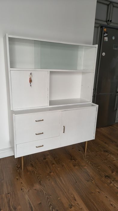 Kredens, komoda z okresu PRL