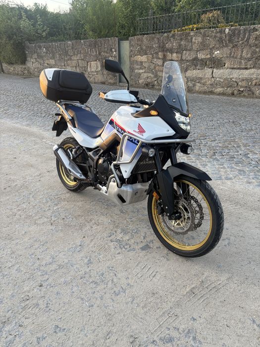 Honda  Transalp 750 ( Com 2650€ em extras originais )