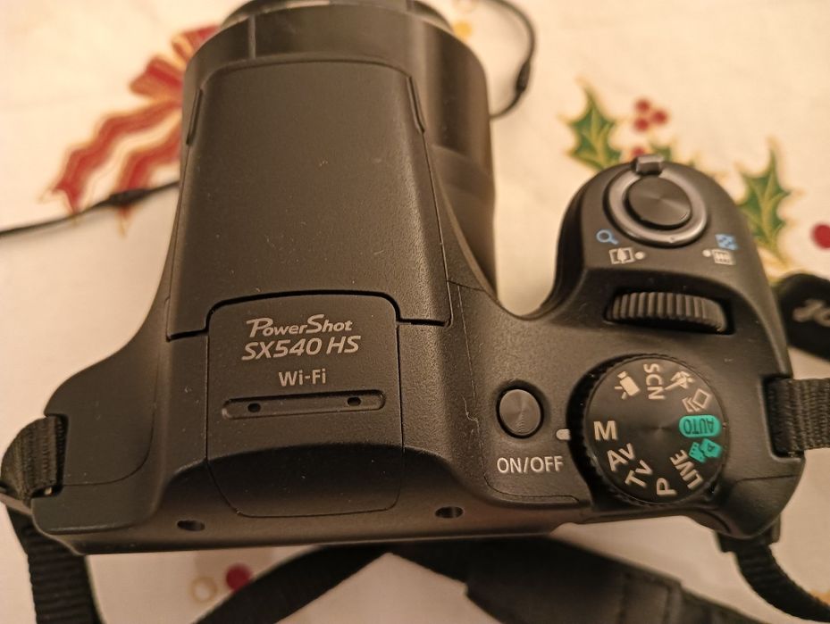 Máquina fotográfica digital Canon 20.3 MP 24mm 50Xzoom Wifi