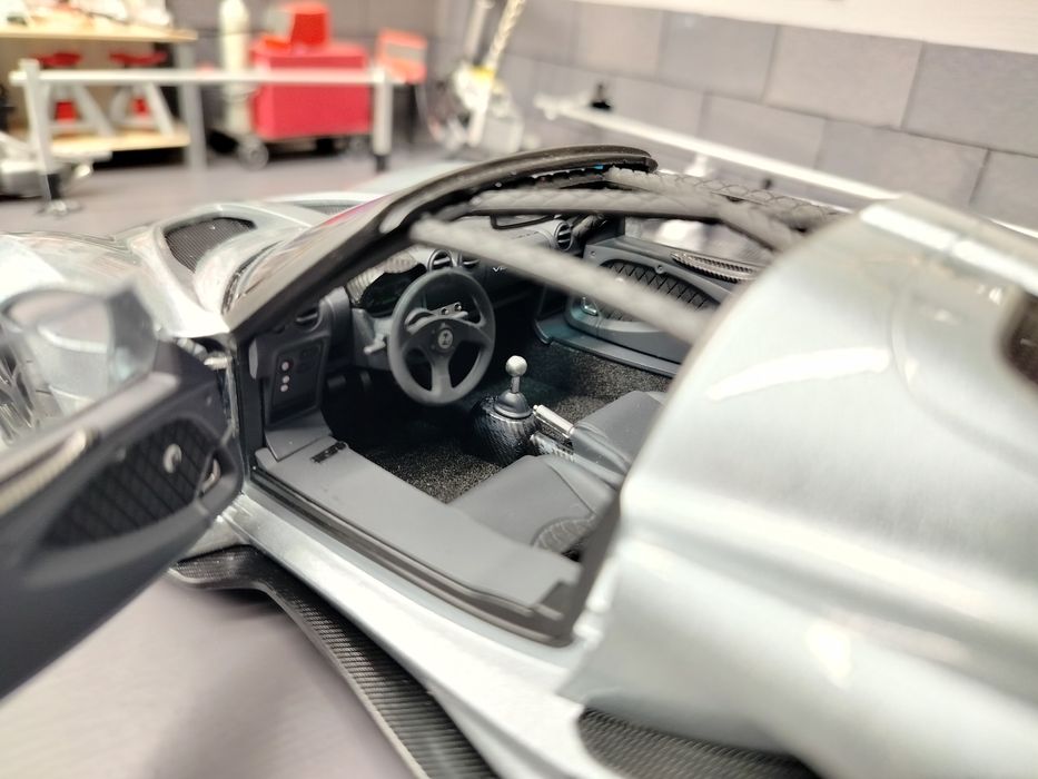 Hennessey Venom GT AutoArt Signature 1/18 Gniezno • OLX.pl