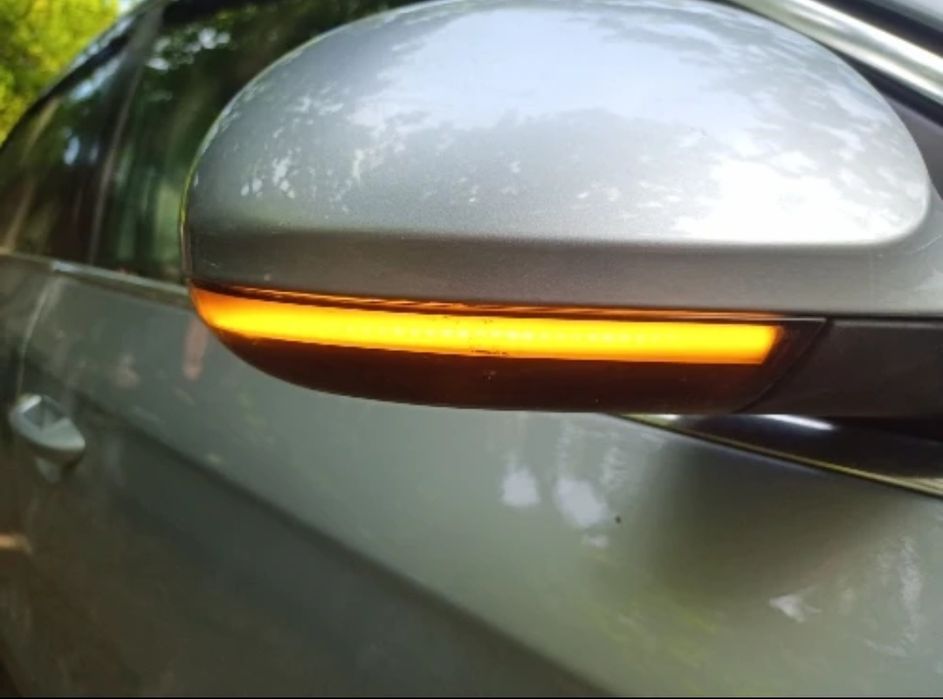 Динамічні повторювачі поворотів Led VW Golf 5 Jetta Passat Sharan Skod