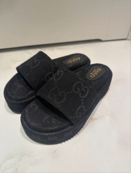Klapki czarne gucci na platformie lv 37 na podwyższeniu eleganckie nowe