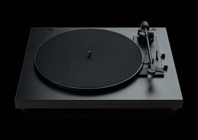 Pro-Ject A1.2 OM10 Black Fully automatic turntable
