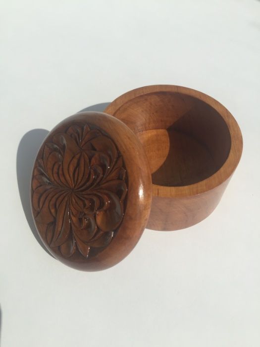 Шкатулка різьблена / Шкатулка резная. Ручна робота. 80х50