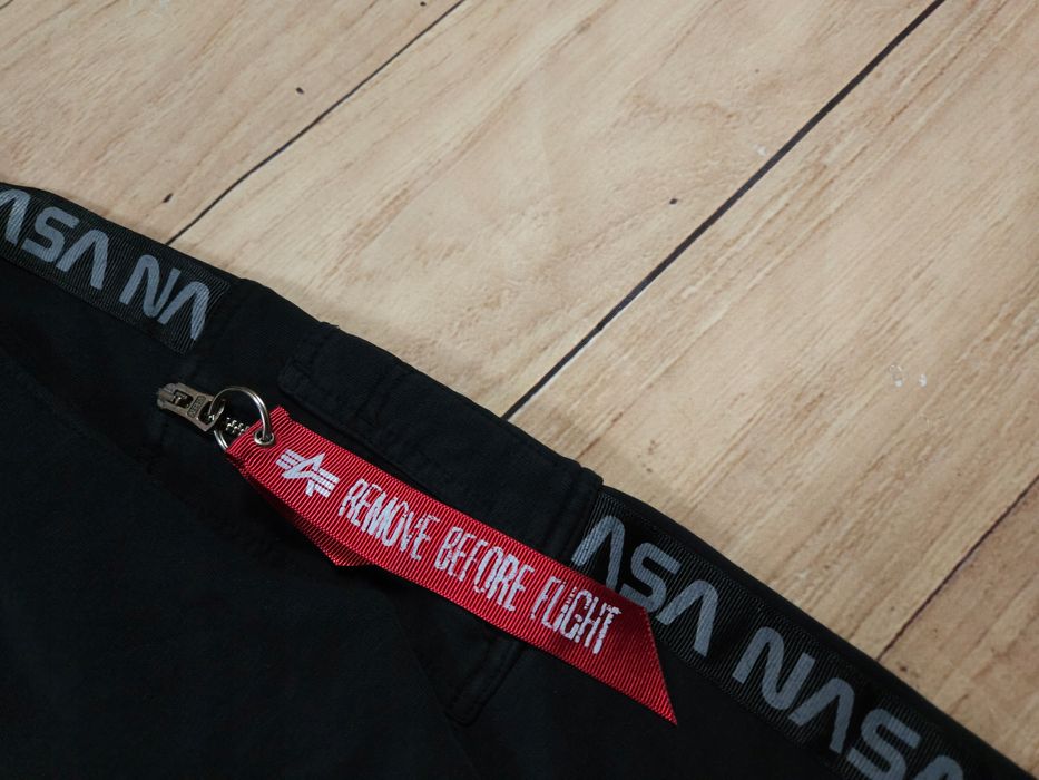ALPHA INDUSTRIES Bluza Crewn Neck Czarna Logowana r. S