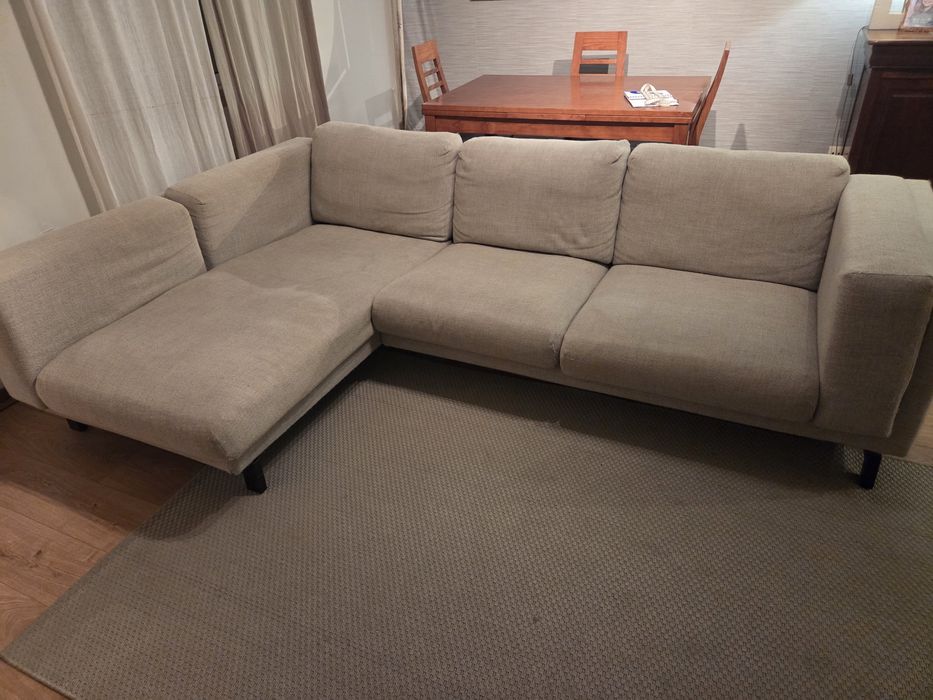 Sofá 3 lugares com chaise longue creme