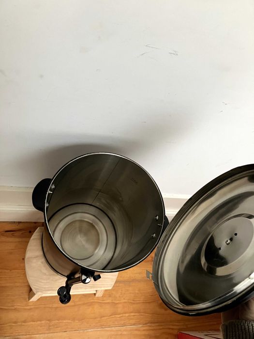 Chaleira grande (de 20 litros), marca Kesser