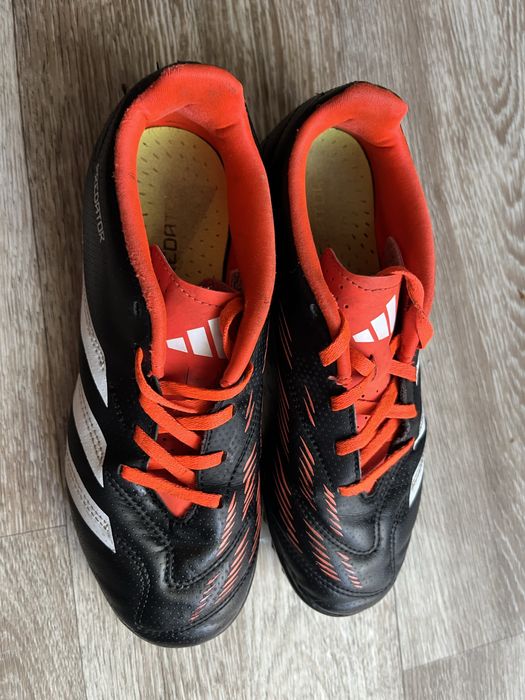 Соррконіжки шкіряні 36 розмір Adidas оригінал