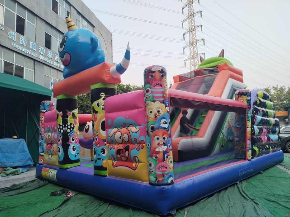 Dmuchany plac zabaw