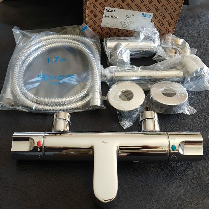 Torneira termostática ROCA, com acessórios