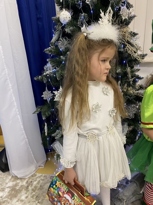 Продам костюм сніжинки