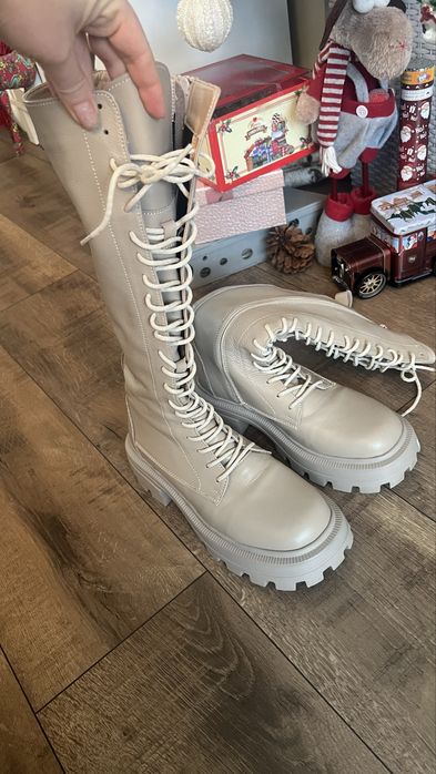 Шкіряні Сапоги 36.5 розмір , високі , без каблука