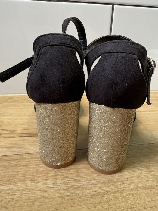 Czolenka buty eleganckie na slupku regro złote czarne 37