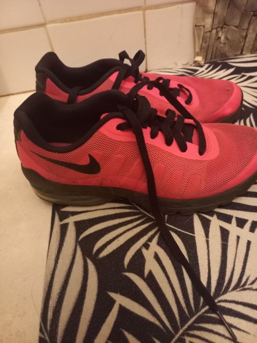 Nike     Air  ..