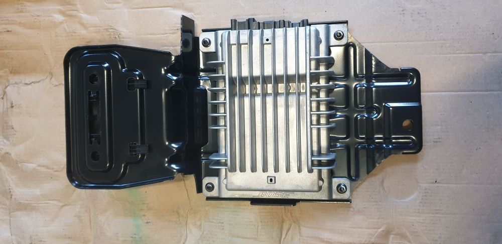 Wzmacniacz BOSE Mazda 6 GH KU060