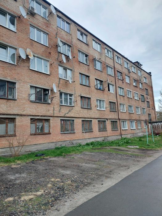 Продаж 2- ох кімнат в гуртожитку