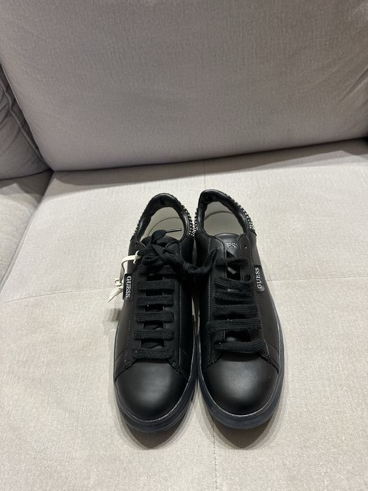 Sneakersy Guess czarny