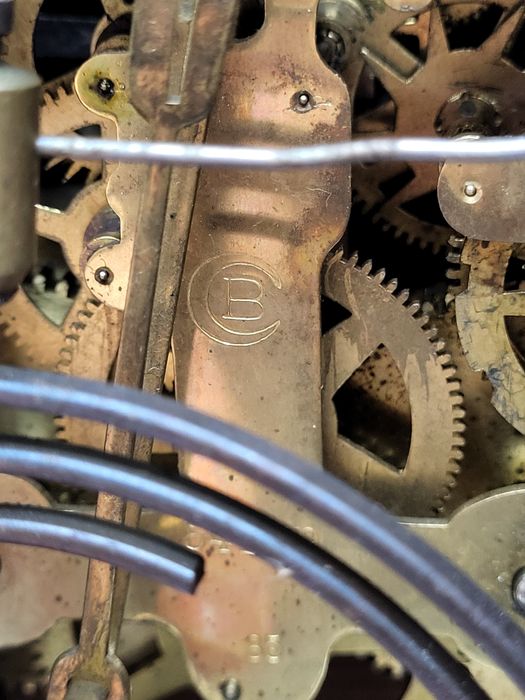Dębowy zegar kominkowy Badische Uhrenfabrik