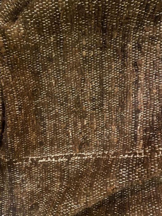Vendo 3 carpetes artesanais de grandes dimenções  em lã compradas em feira de  artesanato.Uma delas  têm aproximadamente 4,5 metros de comprimento