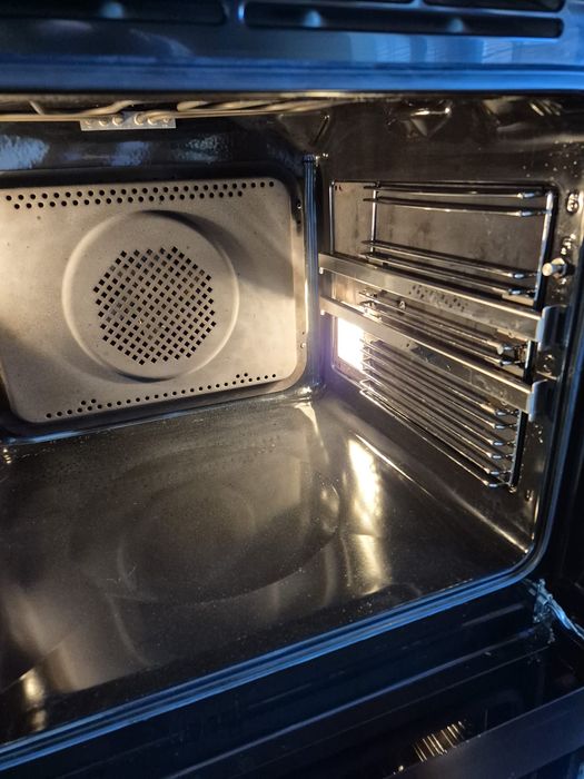 Piekarnik do zabudowy Amica ED87689BA+ automatyczne drzwi