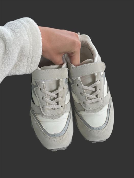 Кросівки унісекс 34 розмір