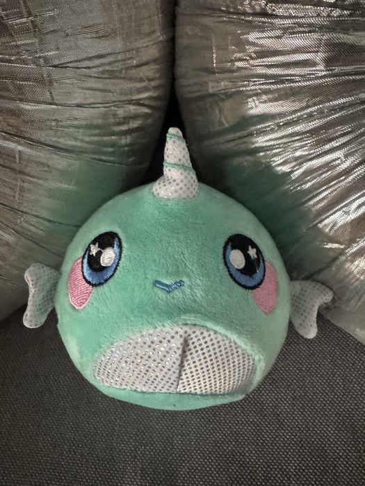 EPEE Squeezamals Narwhal Zgnieciak pachnąca maskotka narwal 9cm.
