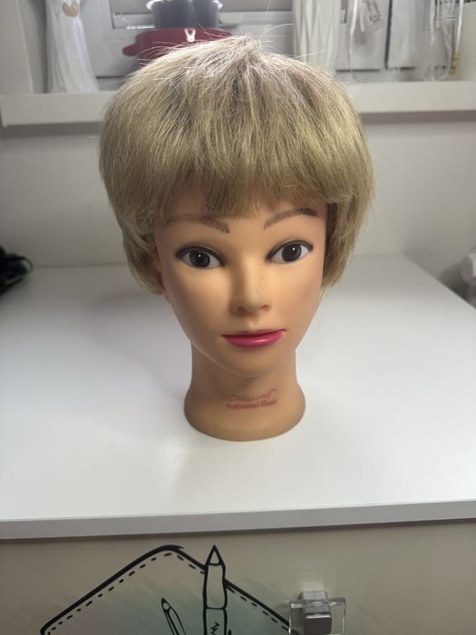 Peruka jasny blond krótka firma Rokoko