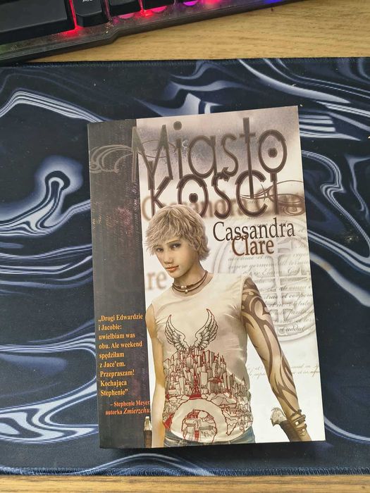 Dary Anioła część 1 - Miasto Kości