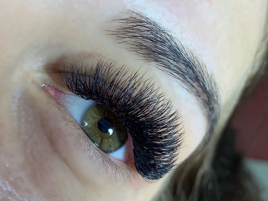 Нарощування вій .