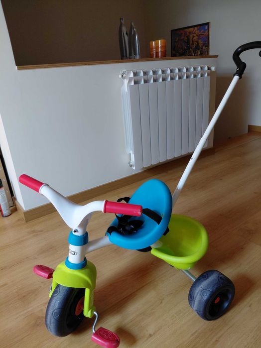 Triciclo bebé com pega